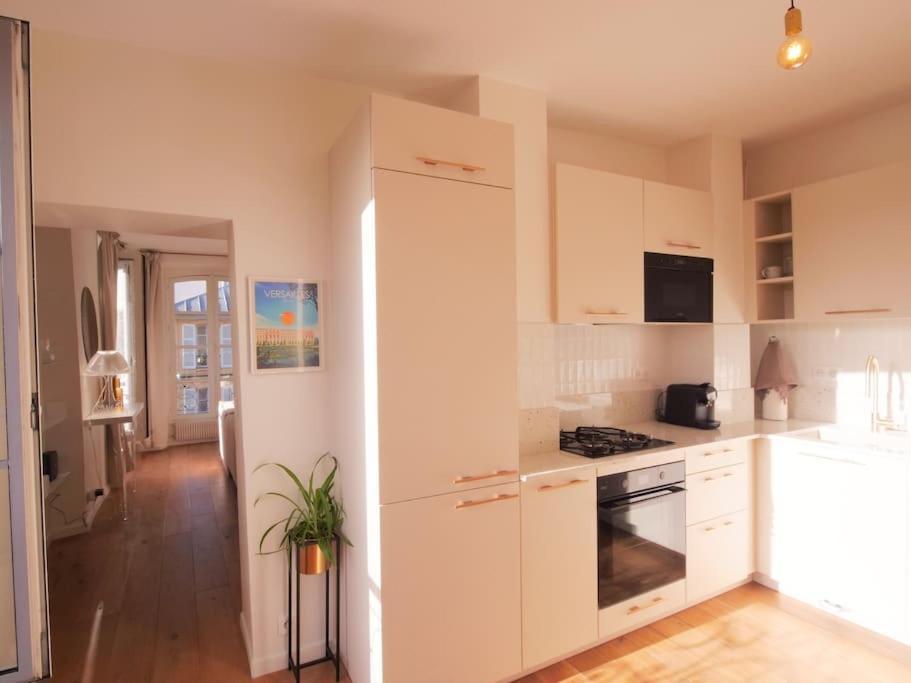 Appartement Charme Et Modernite Au Coeur Du Quartier St Louis à Versailles Extérieur photo