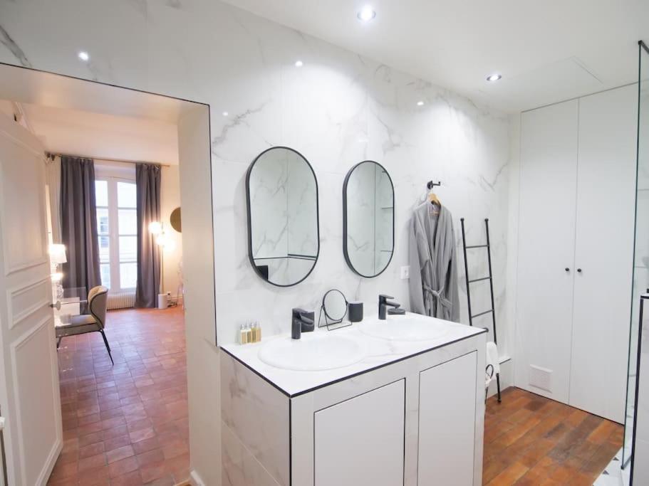 Appartement Charme Et Modernite Au Coeur Du Quartier St Louis à Versailles Extérieur photo
