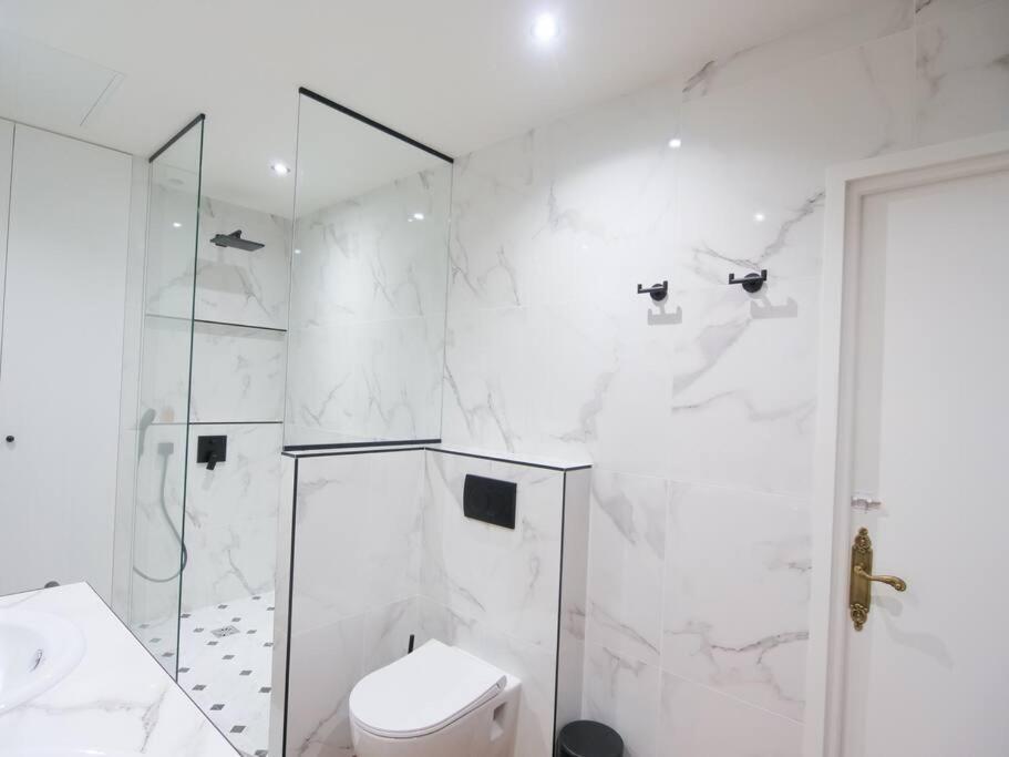 Appartement Charme Et Modernite Au Coeur Du Quartier St Louis à Versailles Extérieur photo