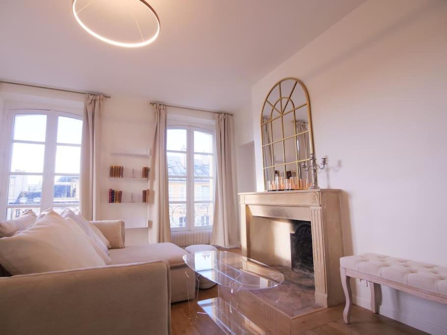 Appartement Charme Et Modernite Au Coeur Du Quartier St Louis à Versailles Extérieur photo