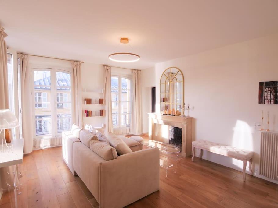 Appartement Charme Et Modernite Au Coeur Du Quartier St Louis à Versailles Extérieur photo